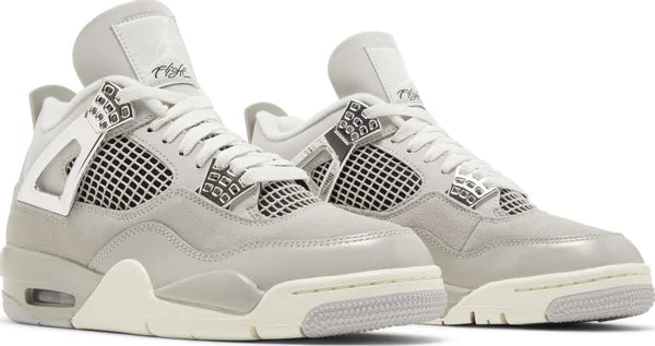 Jordan 4 Retro Frozen Moment (W)