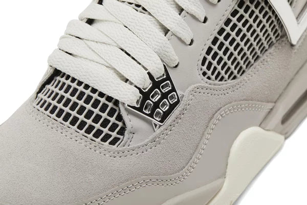 Jordan 4 Retro Frozen Moment (W)