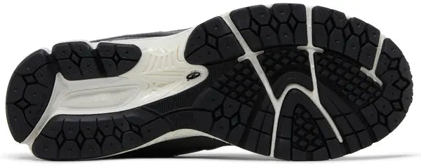 New Balance 2002R Magnent Lead