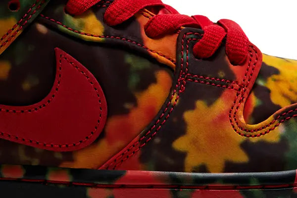 Nike SB Dunk Low The Wizard of Oz Poppy Field