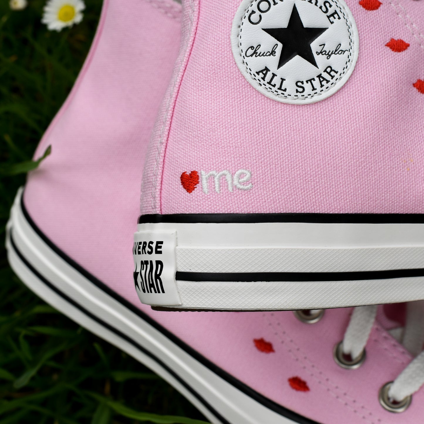 Converse Chuck Taylor All-Star Hi Embroidered Hearts Pink (W)