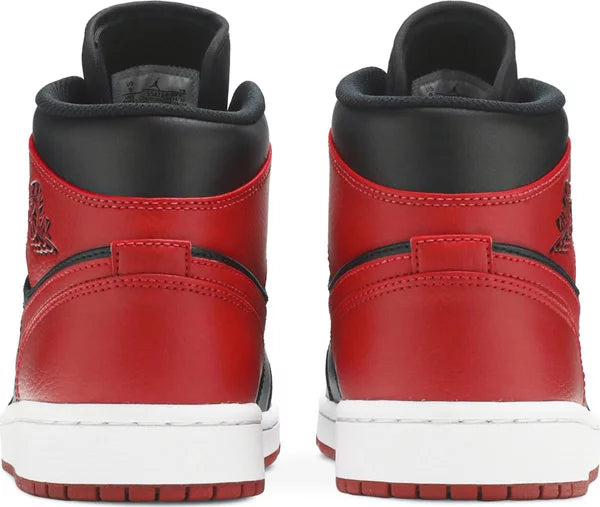 Jordan 1 Mid zakázáno