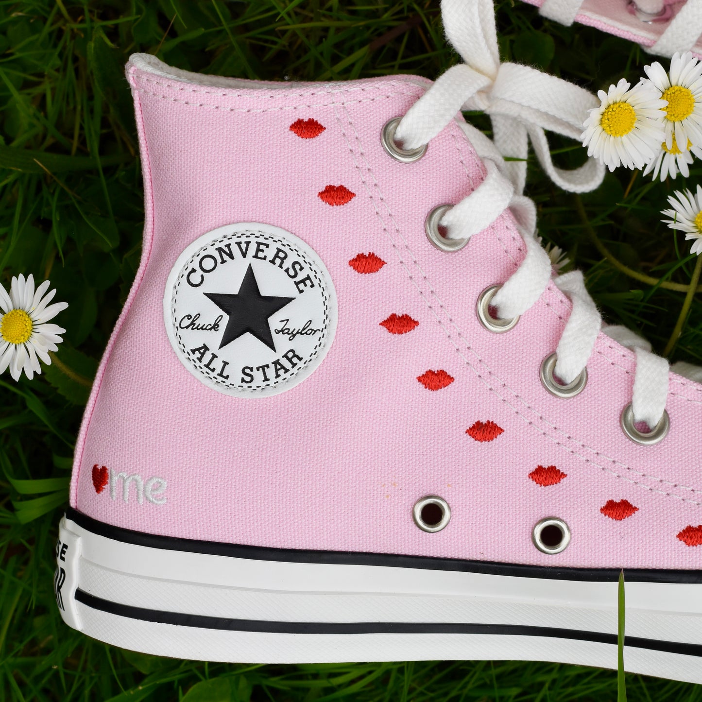 Converse Chuck Taylor All-Star Hi Embroidered Hearts Pink (W)